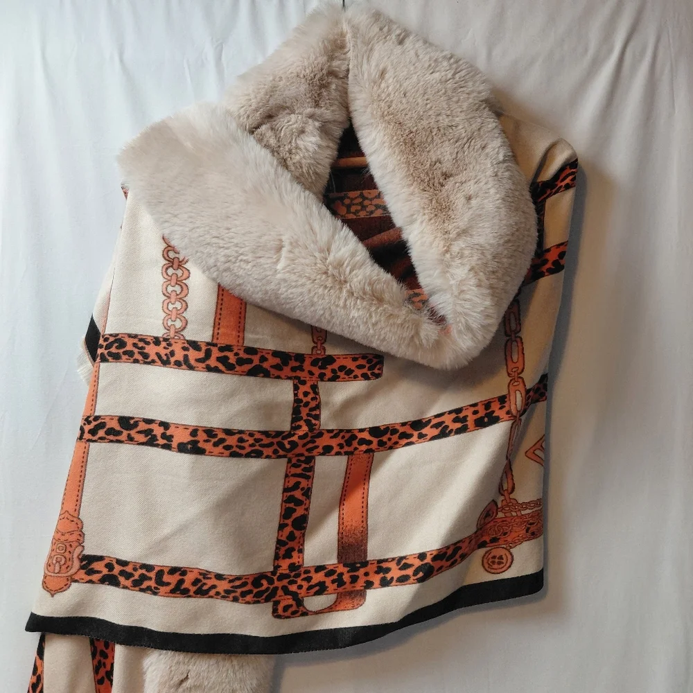 La Florentina Wrap Scarf Faux Fur Leopard Equestrian Print‎ Cream Black Orange